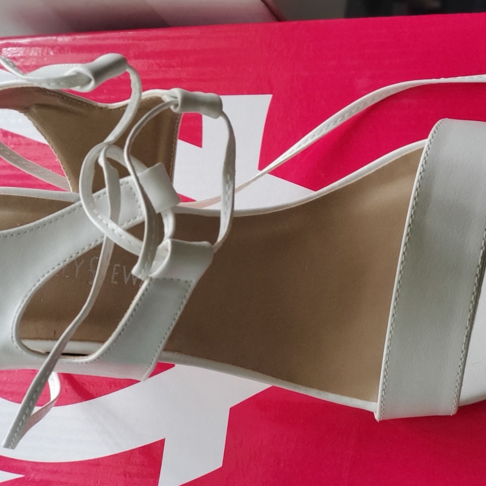Shoes - Picture 2 of 3